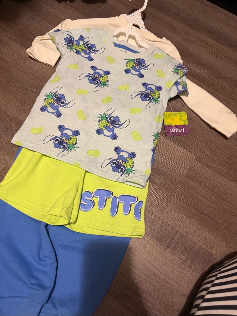 Disney Kids Stitch Pineapple Short Sleeve 4 Piece Set- NWT- 4T-Light Blue & Lime